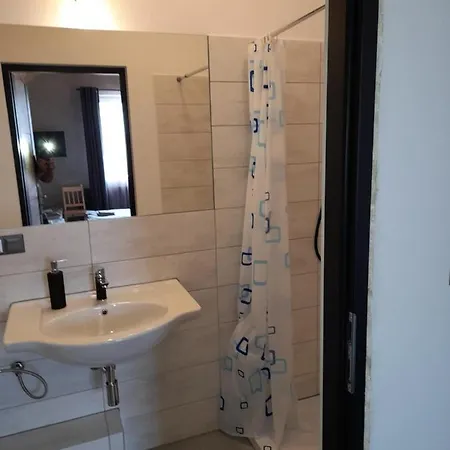 Pod Debami B&B 볼레스와비에츠