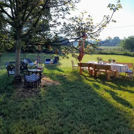 Pod Debami Bed and Breakfast 3*