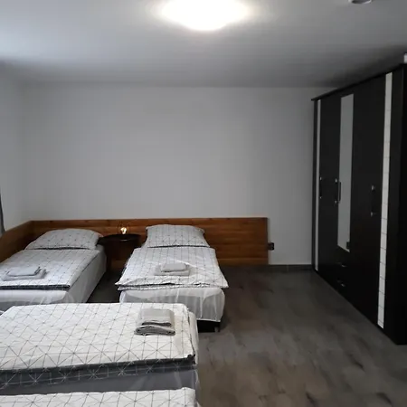 Bed and Breakfast Pod Debami Boleslawiec (Lower Silesia)
