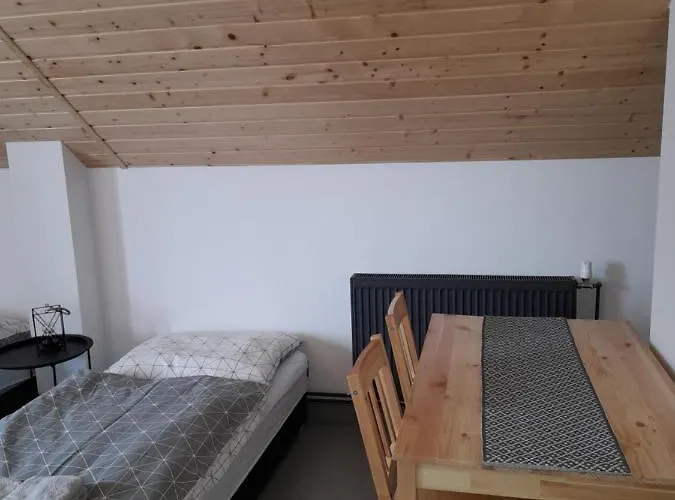 Pod Dębami Nocleg ze śniadaniem