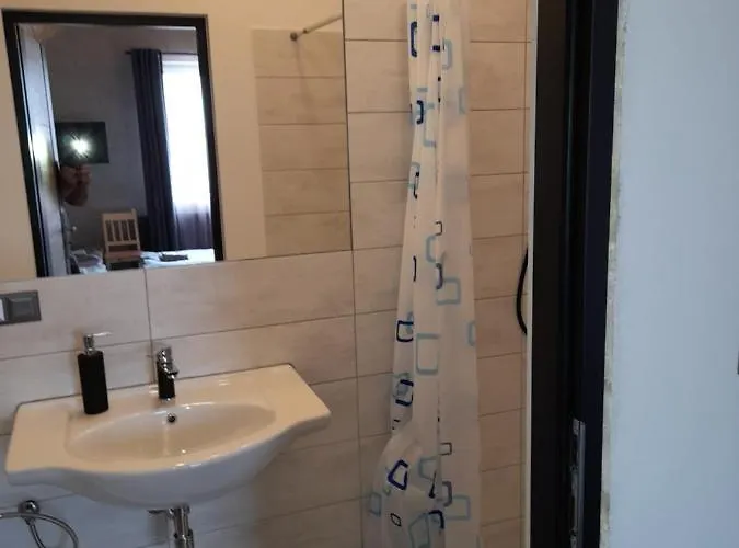 Pod Debami Oda ve Kahvaltı Boleslawiec (Lower Silesia)