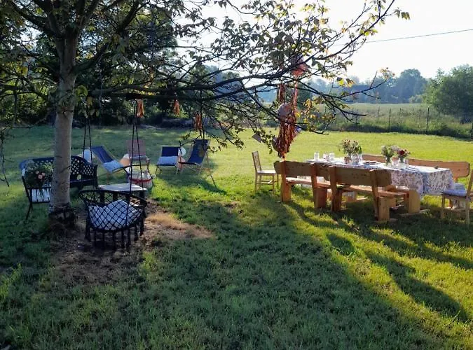 Pod Debami Oda ve Kahvaltı 3*